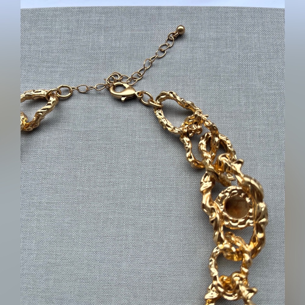 Textured Chain Statement Necklace - Picture 16 of 16